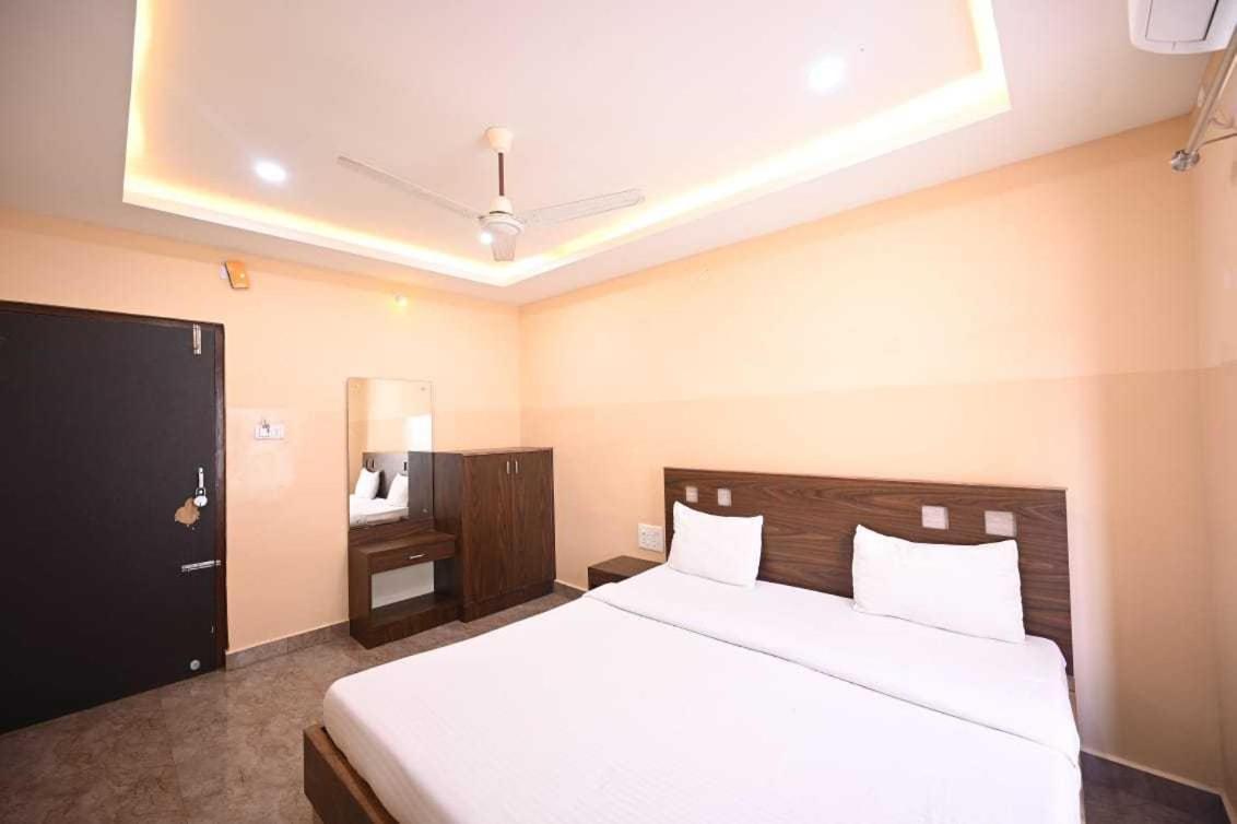 Oyo Flagship Hotel New Moon Inn 푸리 외부 사진